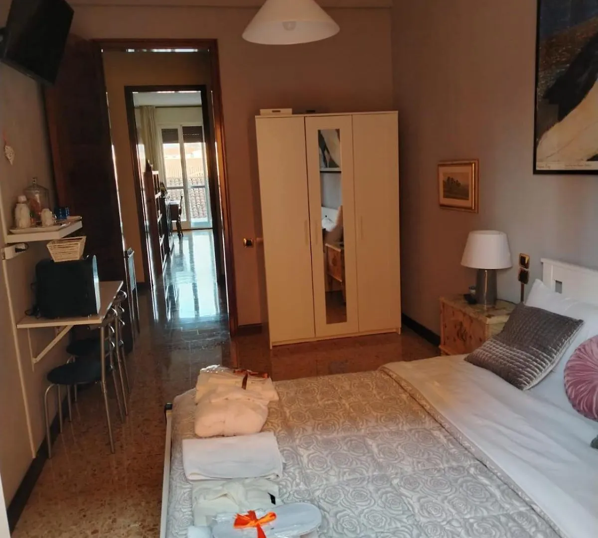 B&B Califano- 2 Leoni Verona